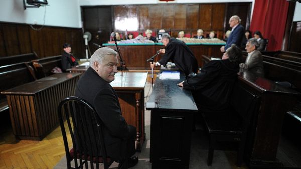 B. prezydent Lech Wałęsa