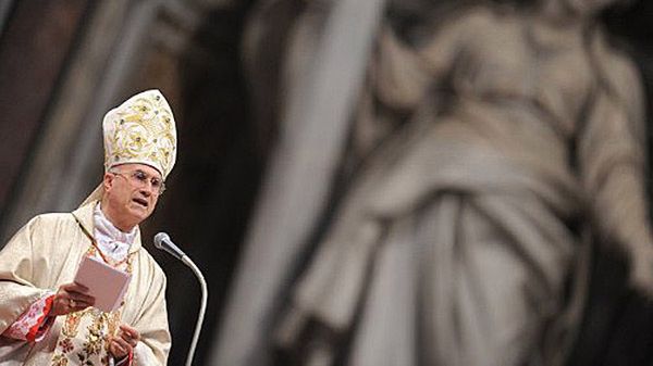 Watykański sekretarz stanu kardynał Tarcisio Bertone