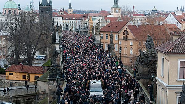 Prezydenta odprowadziło około 10 tys. ludzi