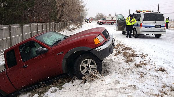W wypadkach spowodowanych opadami śniegu zginęło już 6 osób