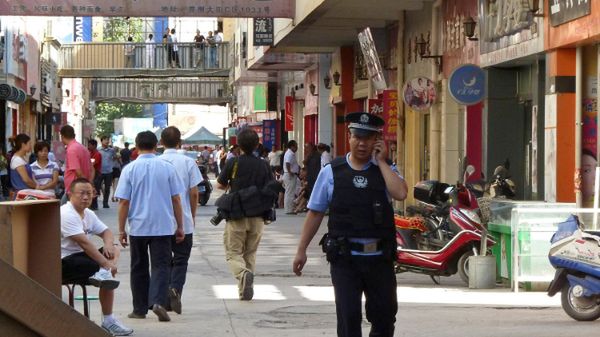 Napastnicy zaatakowali tłum przechodniów na ruchliwym pasażu