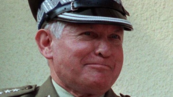 Na zdjęciu archiwalnym z dnia 21.04.2000. generał Henryk Szumski
