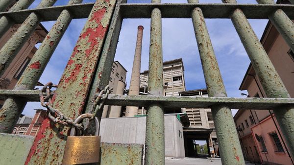 Jedna z zamkniętych fabryk w Casale Monferrato