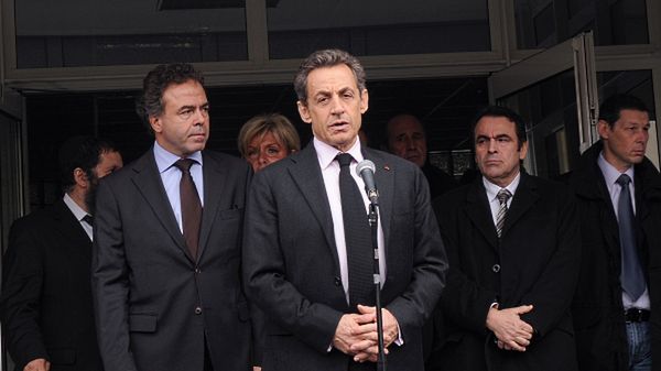 Nicolas Sarkozy na miejscu tragedii