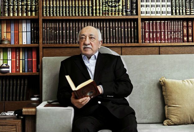Prezydent Turcji oskarża o zamach stanu jedną osobę. Kim jest Fethullah Gulen?
