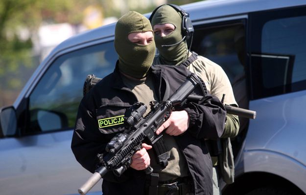 Polskie CBŚP i niemiecka policja zlikwidowali szajkę wysadzającą bankomaty