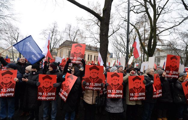 Awantura w Krakowie. Nie chcieli wpuścić Jarosława Kaczyńskiego na Wawel