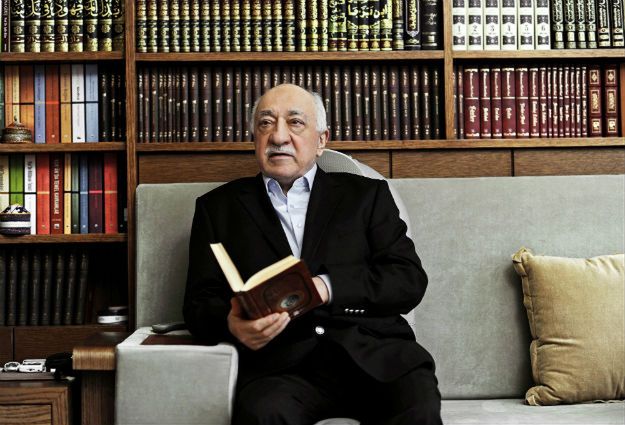 Prezydent Turcji oskarża o zamach stanu jedną osobę. Kim jest Fethullah Gulen?