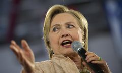 Sztab Hillary Clinton zarzuca AP manipulację z wiadomością o jej fundacji