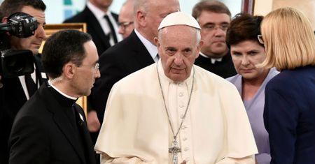 Beata Szydło odniosła się do słów Franciszka o uchodźcach