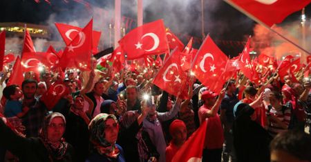 Nieudany zamach w Turcji. Jest wniosek do USA o aresztowanie islamskiego kaznodziei Fethullaha Gulena