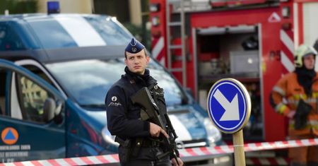 Belgia: atak nożownika na policjantów w Brukseli