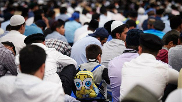 Brytyjscy muzułmanie na spotkaniu religijnym w Hampshire