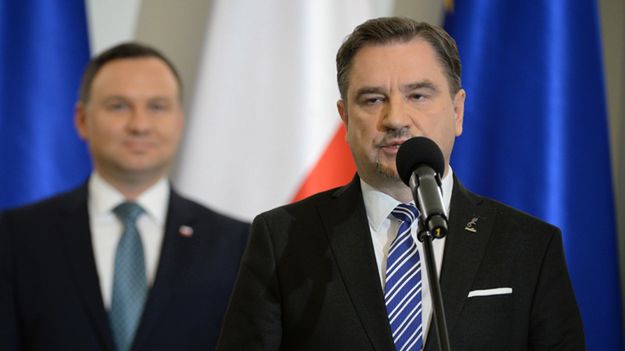 Przewodniczący NSZZ "Solidarność" Piotr Duda, na drugim planie prezydent Andrzej Duda