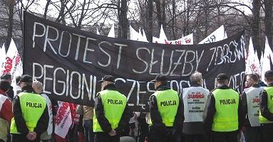 Protest lekarzy przeniósł się pod Ministerstwo Zdrowia