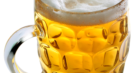 PARPA: Ponad 40 proc. piętnastolatków w ciągu ostatniego miesiąca piło alkohol. Co piąty się nim upił
