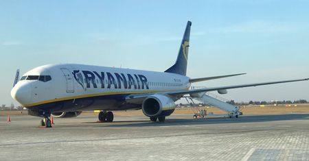 Ryanair zawiesza wszystkie loty.