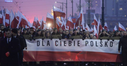 200 tysięcy ludzi na ulicach Warszawy. Kończy się marsz “Dla Ciebie, Polsko”