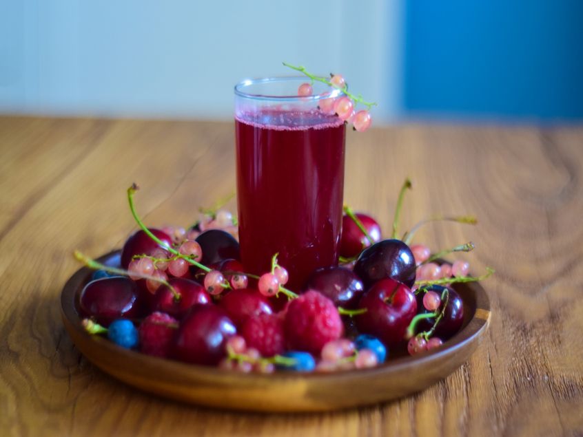 Kompot z letnich owoców. Naturalny i słodki