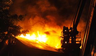 Warszawa. Pożar na Sadybie, stary warsztat doszczętnie spłonął