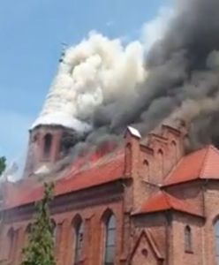 Pożar zabytkowego kościoła w Lutolu Suchym. Runęła część dachu