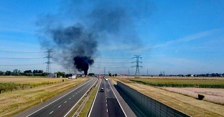 Pożar cysterny na A4 koło Wrocławia. Ogromny korek