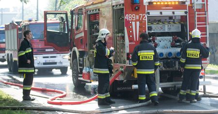 20 zastępów w akcji. Duży pożar w Pabianicach
