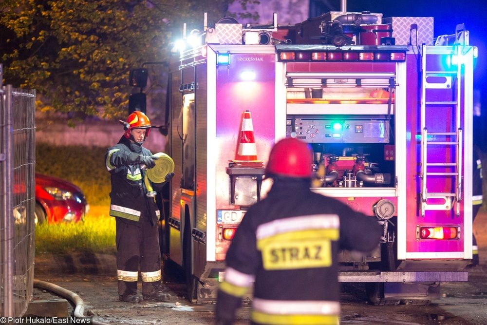 Troje dzieci zginęło w pożarze. Matka na ławie oskarżonych