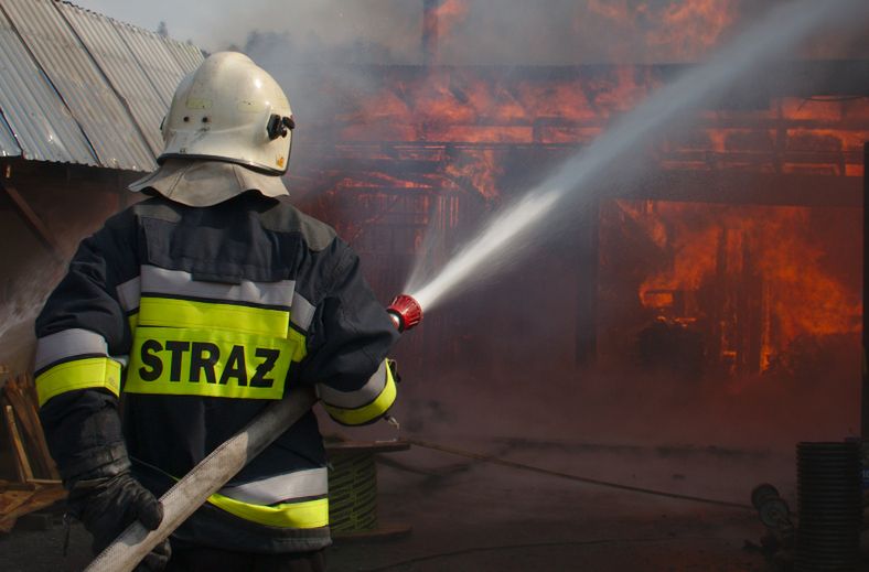 Płonie fabryka opakowań w Poznaniu. Pożar na Naramowicach