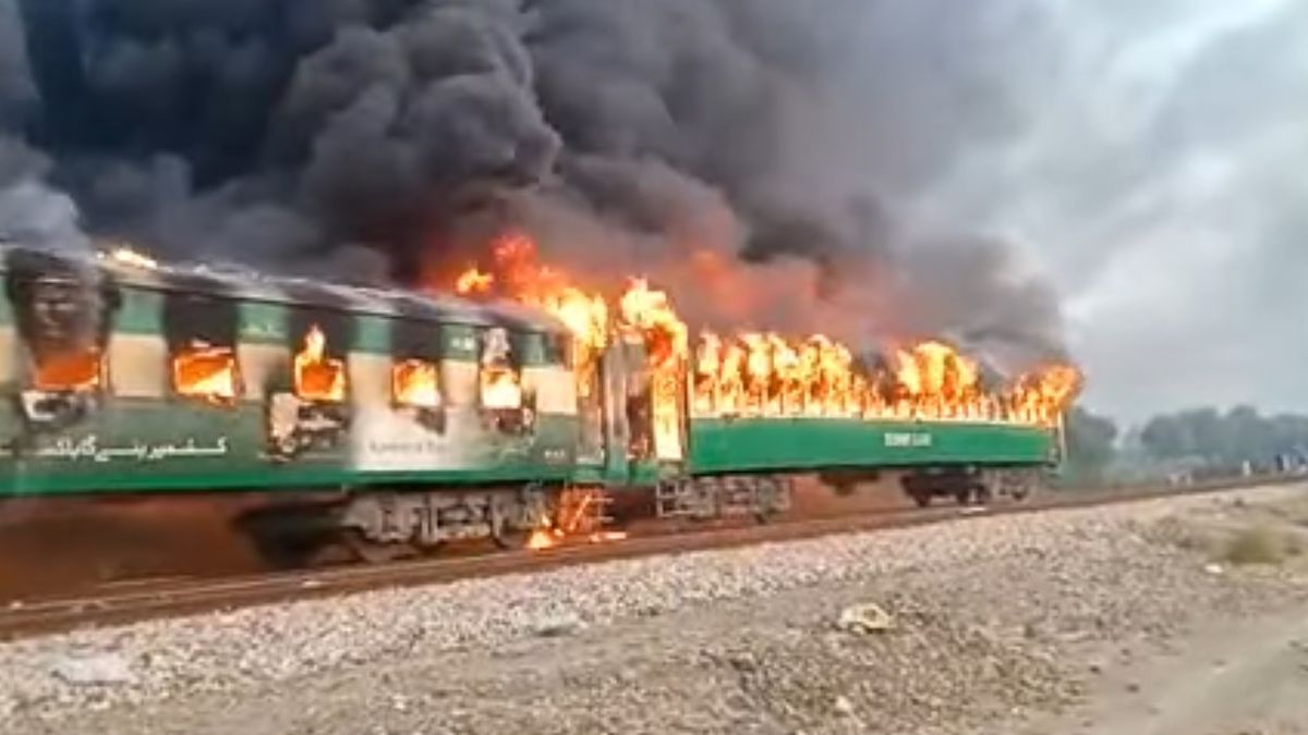 pociąg pakistan pożar