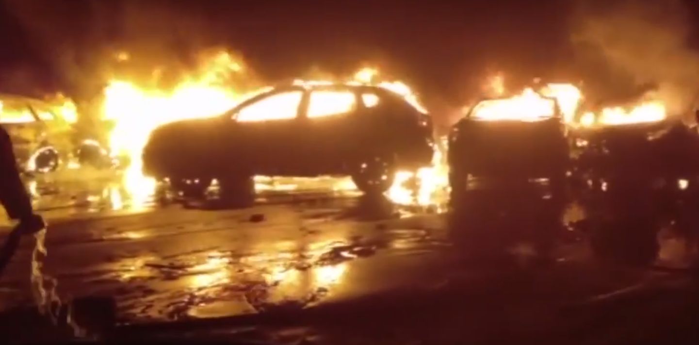 Pożar kosztujący miliony. Spłonęły setki samochodów Maserati 