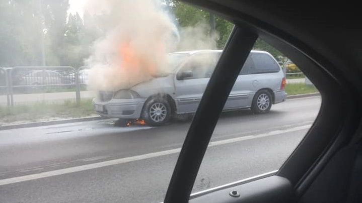 Ochota. Pożar samochodu 