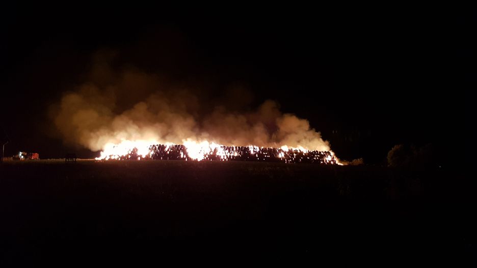 Pożar w Lisięcicach. Trwa dogaszanie ognia