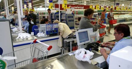 W Tesco można wymienić gry na karmę dla kota