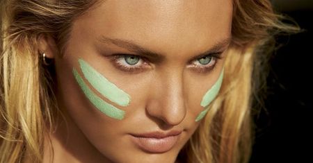 Candice Swanepoel w kampanii Biotherm