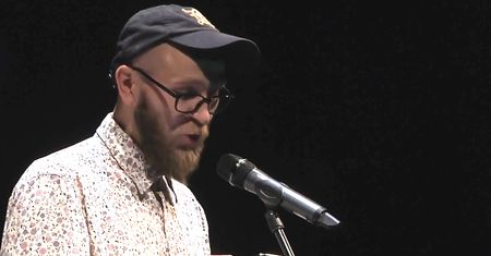 Maciej Bobula podzielił się 20 tys. złotych. Piękny gest poety