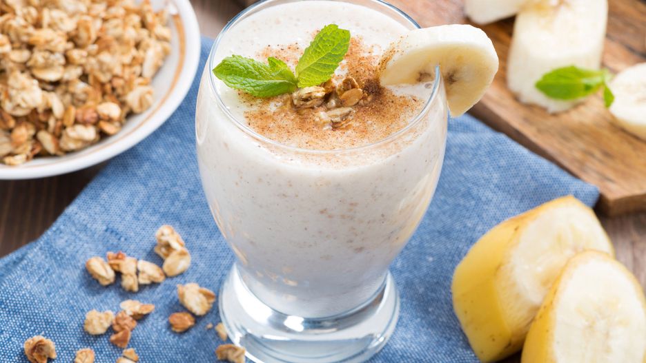Smoothie z bananem to jedna z propozycji podania tego owocu