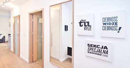 Ergonomicznie, modnie i niedrogo - aranżacja 45-metrowego mieszkania