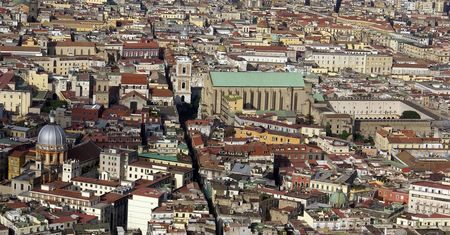 Neapol. Jak się dostać z lotniska do centrum miasta?