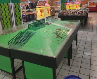 Koronawirus w Chinach. Pusto na ulicach, pusto w sklepach. "Nie ma warzyw, mięsa, jajek"