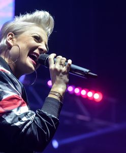 Magda Narożna wyszła ze szpitala. Zdrowa pozuje w kostiumie kąpielowym