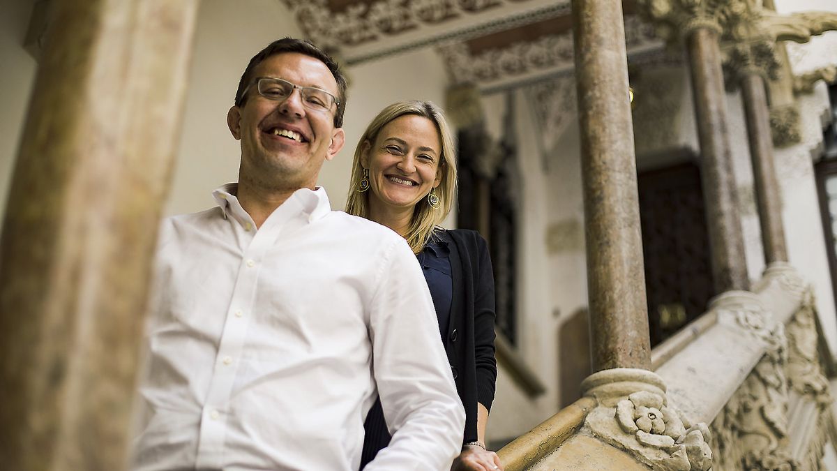 Henry Timms i Asha Curran w 2012 r. wpadli na pomysł, by po dniach szału zakupowych zachęcić ludzi do bezinteresownej pomocy