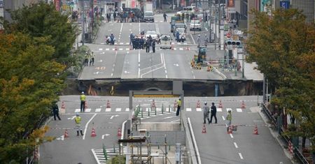 Świat zachwycał się tempem prac. Wielka dziura w Japonii wraca