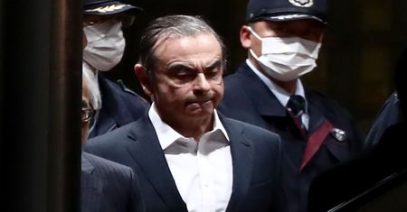 Japonia. Były prezes Nissana uciekł za granicę