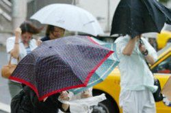 Japonia: oczekiwanie na burzę tropikalną