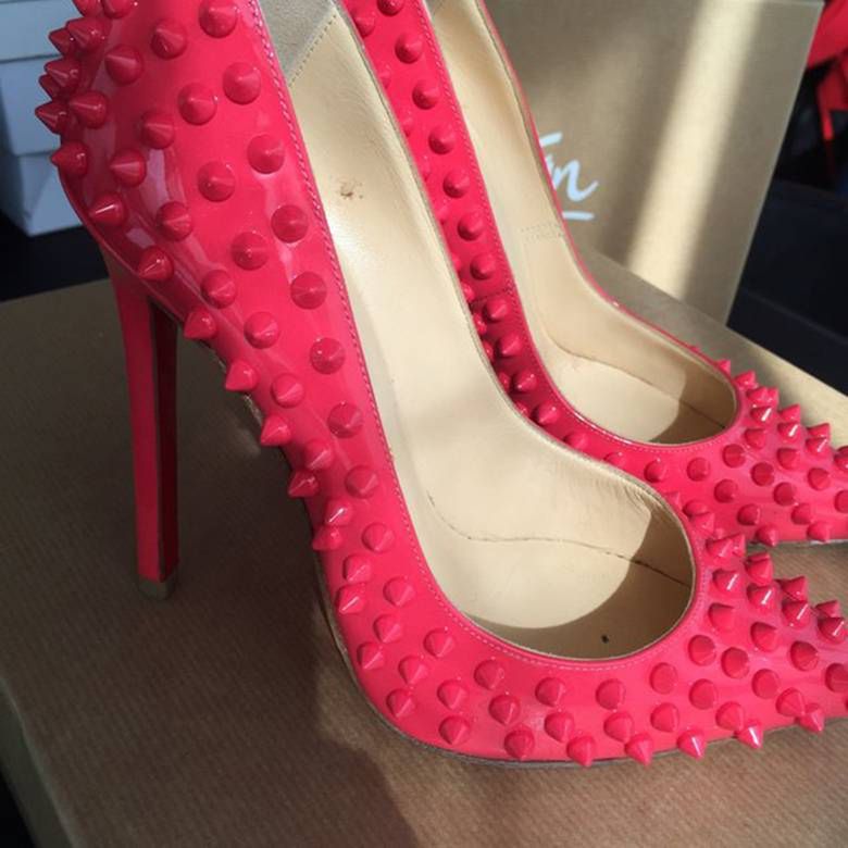 Buty Christian Louboutin 2,000zł- Natalia Siwiec wyprzedaje szafę  fot. depop
