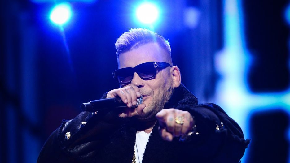 Popek prezentuje nowy singiel "Wszystko i nic".