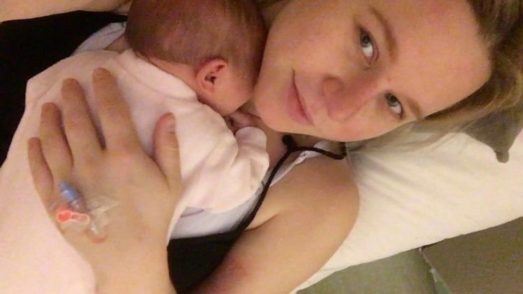 Koronawirus w Polsce. Agata przeżyła 10 dni na porodówce. Mówi o "porodzie w czasach zarazy"