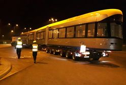 Wieźli autostradą tramwaj. Okazał się za ciężki