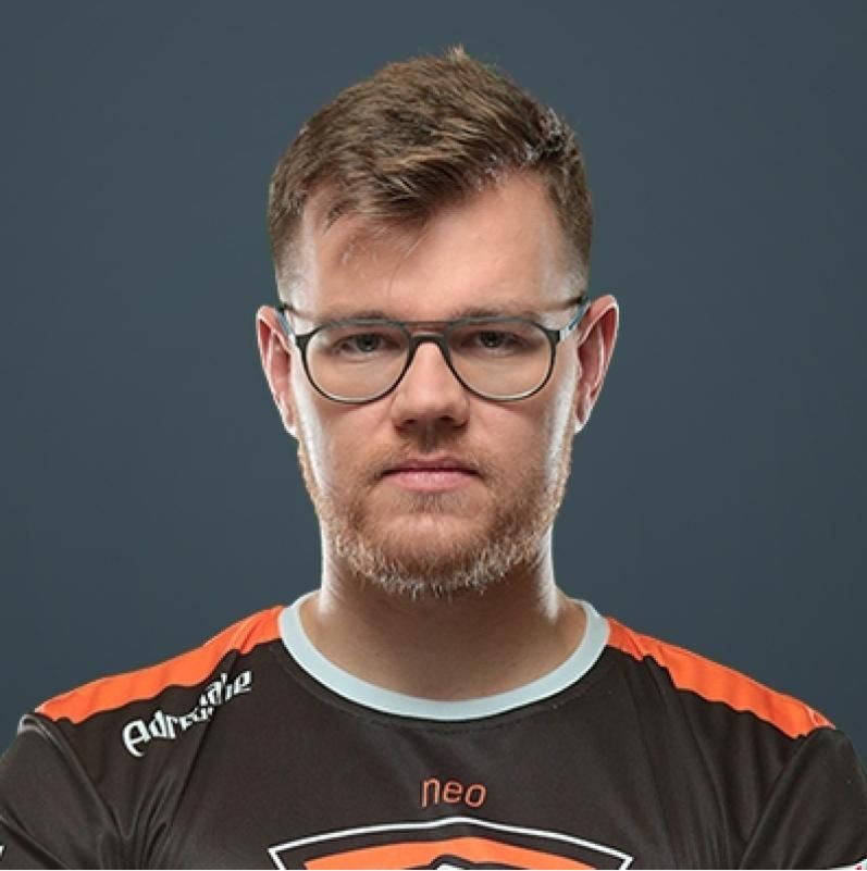 Legenda światowego "Counter-Strike'a". Wywiad z Filipem "Neo" Kubskim